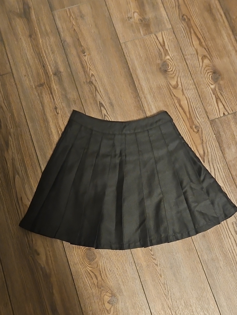 Forever 21 Xs Black Pleated Skater Mini Skirt